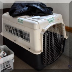 Z15. Pet travel crate.